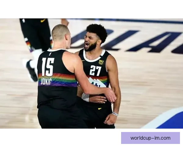 穆雷狂砍53分约基奇险助攻20+20+20 主帅盛赞联盟最强二人组核心