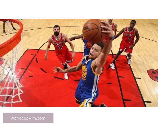 库里赞文班天然天赋与独特比赛态度极具感染力